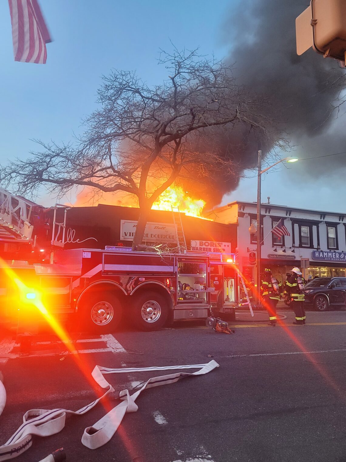 Main Street Fire: The Courage Of First Responders At The Restaurant Blaze! - 1s4bove